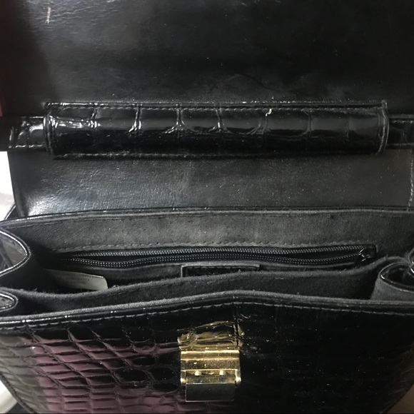 🌟Host Pick🌟VINTAGE 90’s Black Croc Crossbody Bag 🐊 - Picture 7 of 12